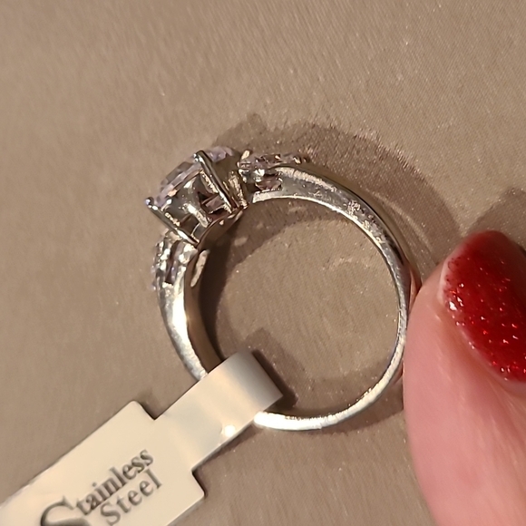 3 stone cubic zirconia stainless steel ring - Picture 7 of 8